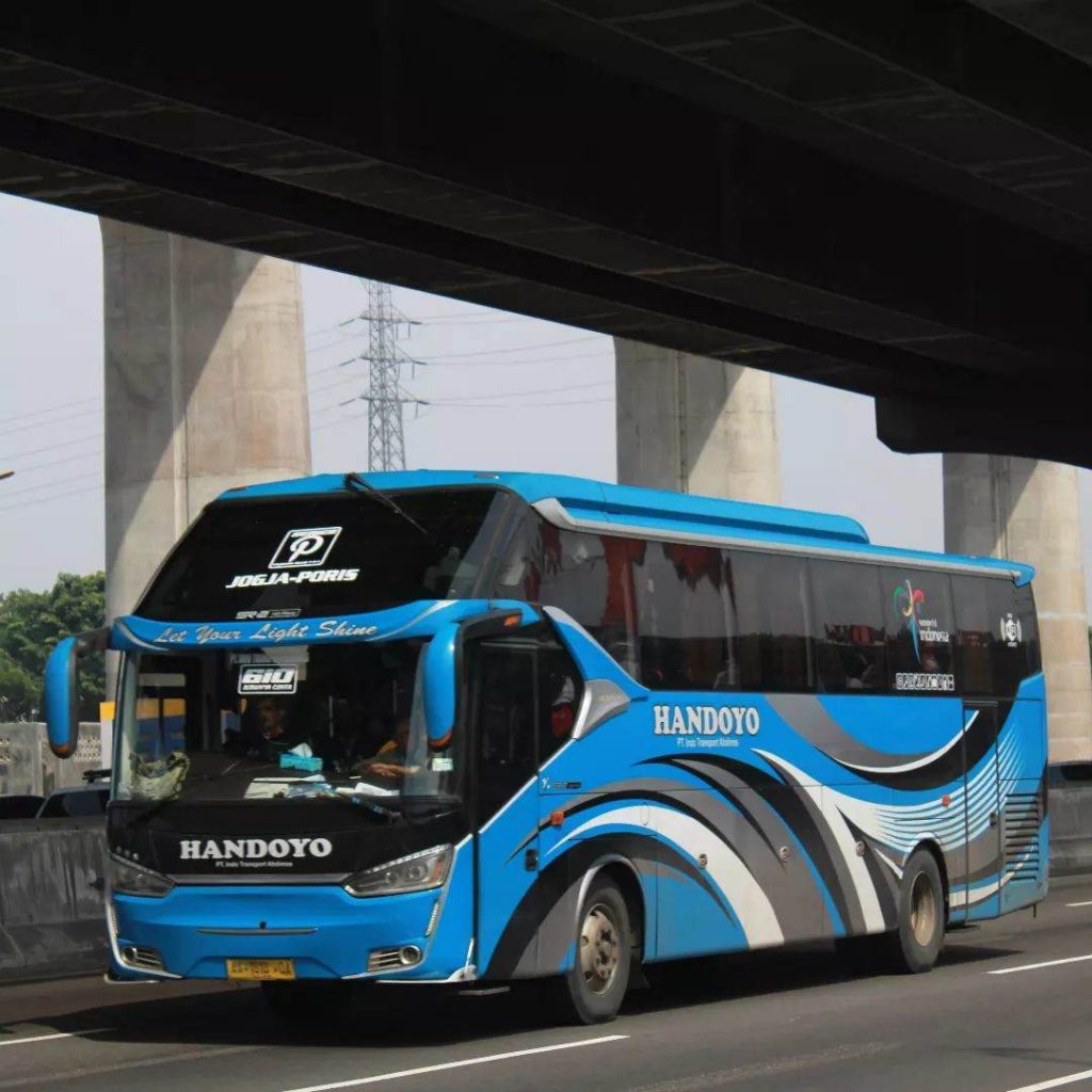 Bus Handoyo